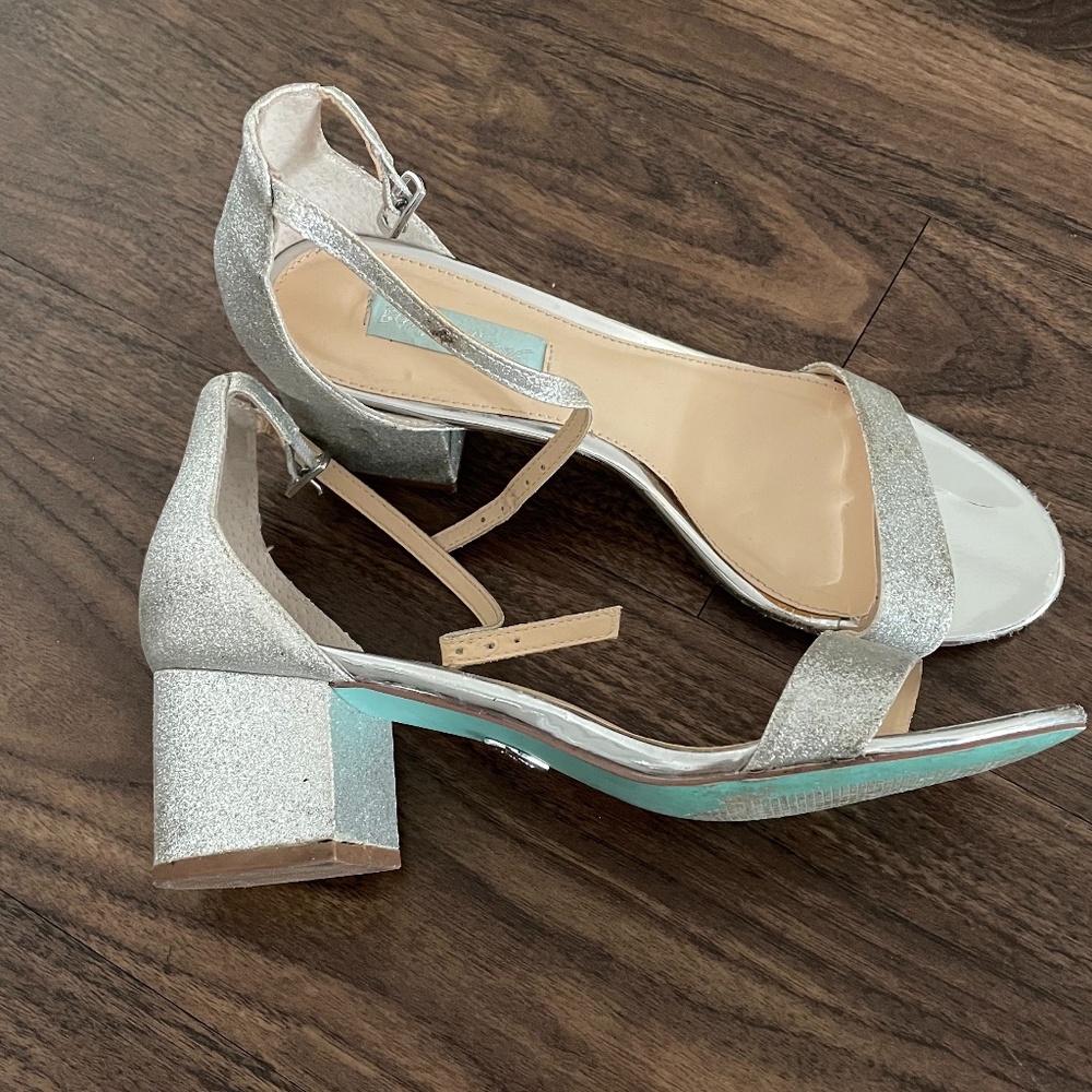 Betsey Johnson Miri Evening Sandals (9.5)
